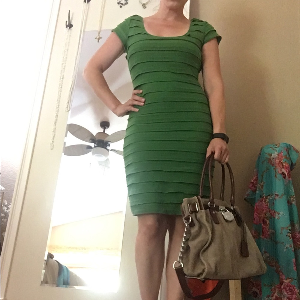Max Studio Olive Green Dress in Size Large